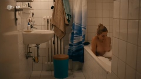 Annika Blendl - Naked Videos in Kommissarin Heller s01e02 (2014)