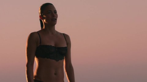 Paula Patton - Naked Videos in Traffik (2018)