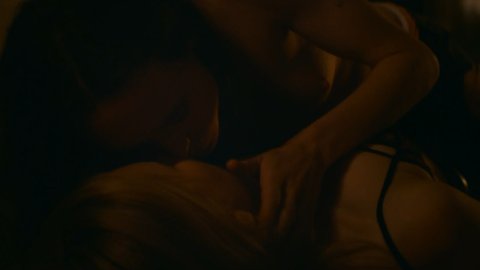 Ellen Page, Zosia Mamet - Naked Videos in Tales of the City s01e02, e05 (2019)