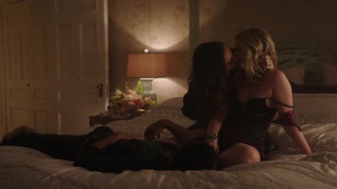 Shay Mitchell, Ambyr Childers, Elizabeth Lail - Naked Videos in You s01e06 (2018)