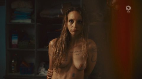 Petra Schmidt-Schaller - Naked Videos in Eine gute Mutter (2017)