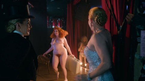 Geena Davis, Kasia Szarek - Naked Videos in GLOW s03e09 (2019)