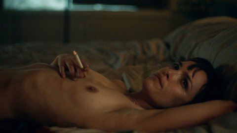 Jodi Balfour - Naked Videos in Rellik s01e05 (2017)