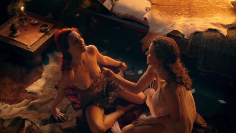 Lucy Lawless, Jaime Murray - Naked Videos in Spartacus s01e01 (2011)