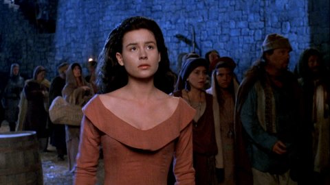 Embeth Davidtz - Naked Videos in Army of Darkness (1992)