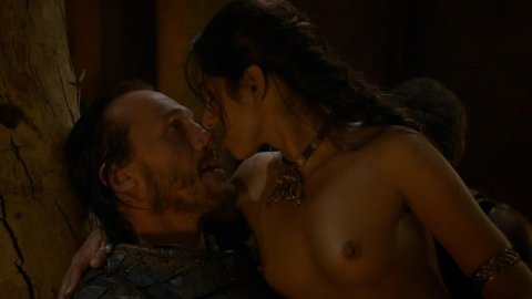 Sahara Knite - Naked Videos in Game of Thrones s02e09 (2012)