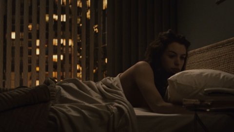 Anne Hathaway - Naked Videos in Passengers (2008)