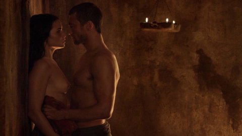 Katrina Law - Naked Videos in Spartacus s01e13 (2010)