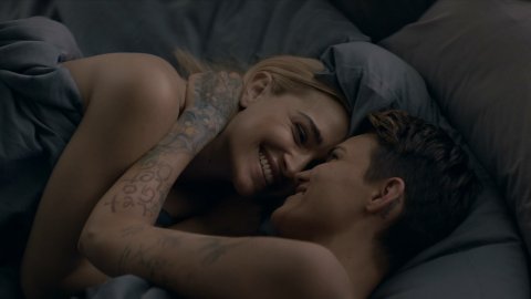 Ruby Rose, Brianne Howe - Naked Videos in Batwoman s01e04 (2019)