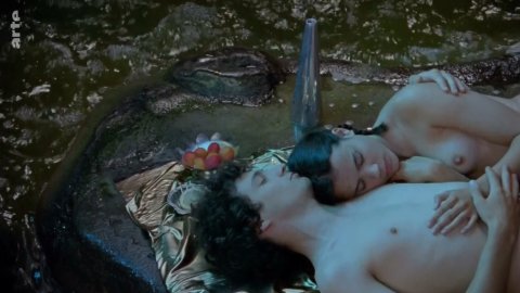 Lilith Grasmug - Naked Videos in Morning Dew (2018)
