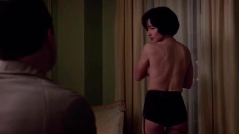 Linda Cardellini - Naked Videos in Mad Men (2015)