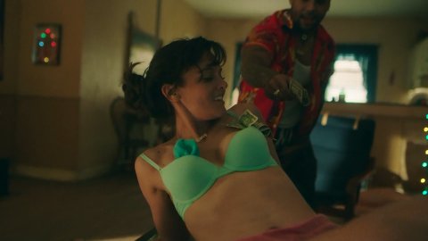 Frankie Shaw, Samara Weaving - Naked Videos in SMILF s02e08 (2019)