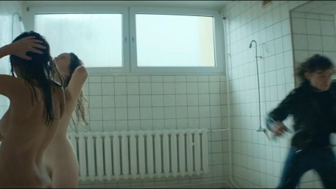 Kamila Kaminska, Anna Prochniak - Naked Videos in Breaking the Limits (2017)