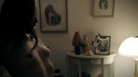 Inez Bjorg David - Naked Videos in Neu in unserer Familie - Zwei Eltern zu viel (2016)