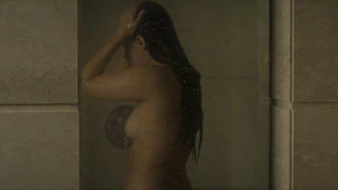 Alicia Jaziz - Naked Videos in Ingobernable s02e10 (2018)