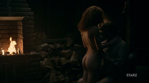 Sophie Skelton - Naked Videos in Outlander s04e08 (2018)