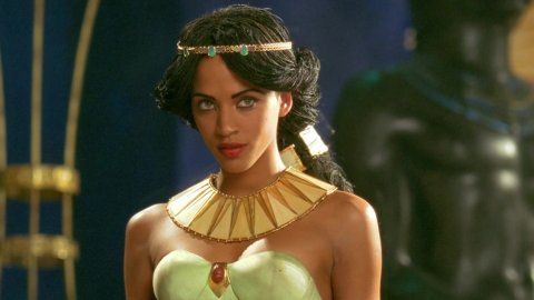 Noémie Lenoir - Naked Videos in Asterix & Obelix: Mission Cleopatra (2002)