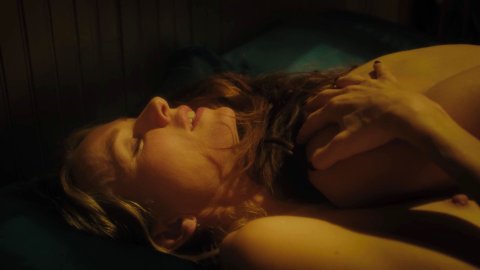 Naomi Watts, Sophie Cookson - Naked Videos in Gypsy s01e07 (2017)